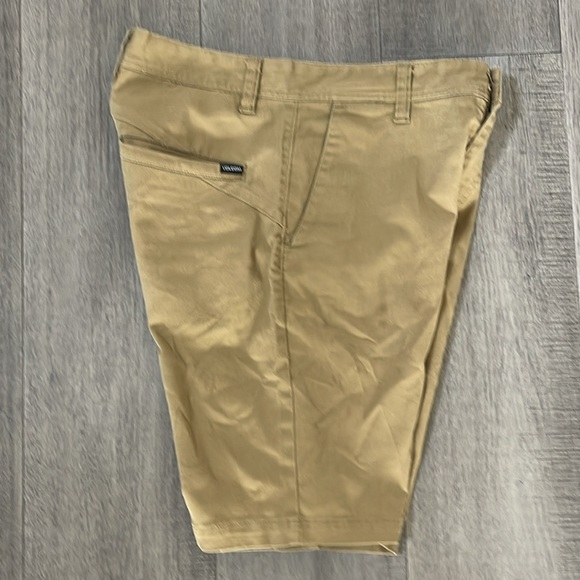 Volcom shorts - Picture 2 of 6